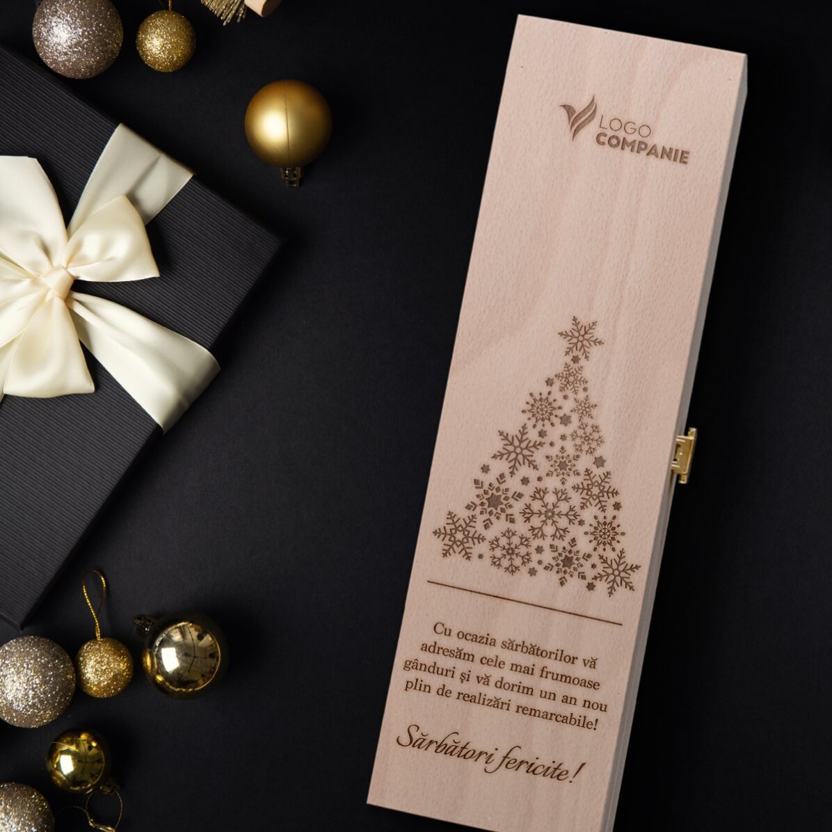 Personalisierte Weinkiste mit Logo und Grußtext – Frohe Weihnachten!