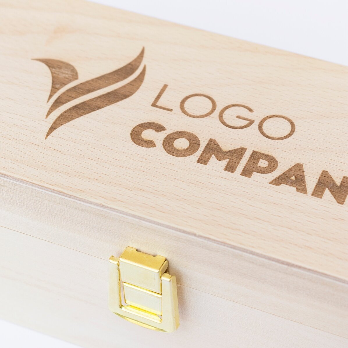 Personalisierte Weinkiste mit Logo