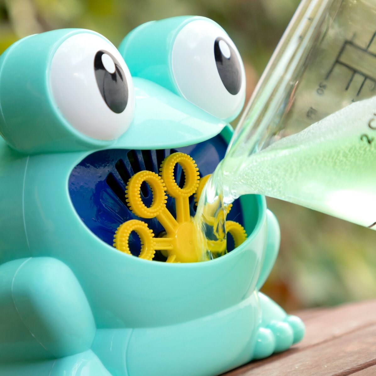 Spielzeug-Frosch mit Ballon-Spender