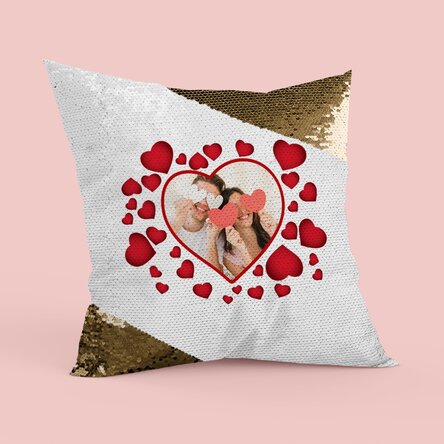 Personalisiertes Paillettenkissen mit einem Foto und Herzchen