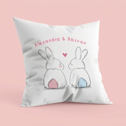 Personalisiertes Kissen mit Text – Bunnies in love