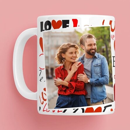 Personalisierte Tasse mit dem Schriftzug „Love“ und einem Foto