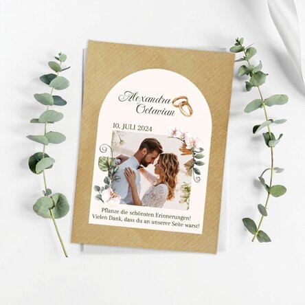 Individuell gestaltete Pflanzbare Gastkarte mit Foto und Text für die Hochzeit