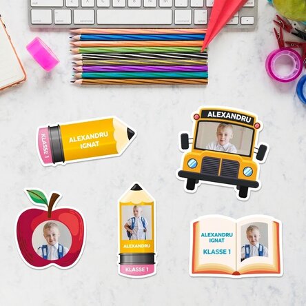 Set mit 7 individuell gestalteten Aufklebern (selbstklebende Etiketten) für die Schule mit 5 Bildern