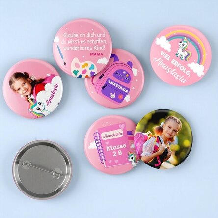 Set mit 6 personalisierten Ansteckern mit Fotos und Botschaft – Regenbogen