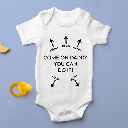 Personalisierter Baby-Body mit Text – Anleitung