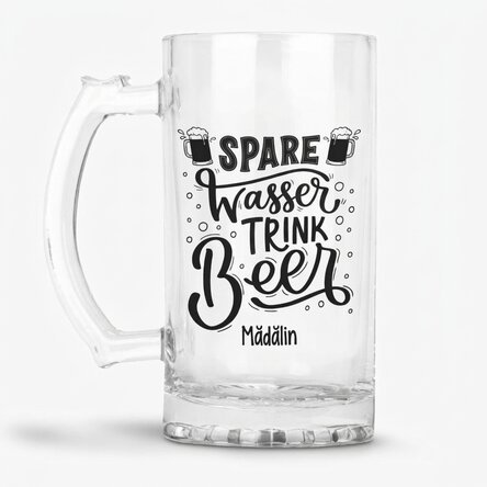 Personalisierter Bierkrug mit der Aufschrift „Save Water, Drink Beer“