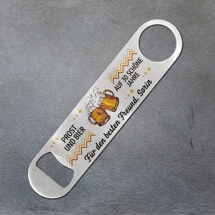 Personalisierter Bieröffner mit Botschaft – Cheers and beers
