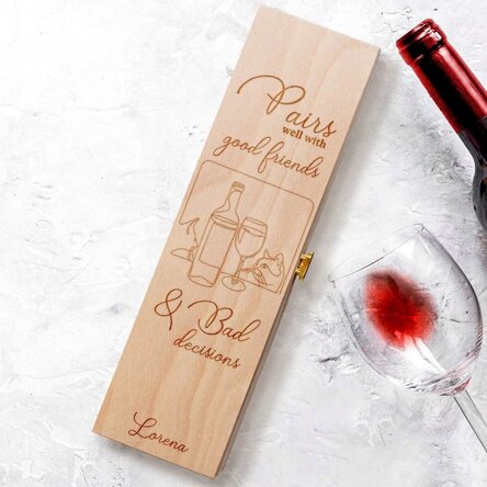 Personalisierte Weinkiste mit Text – Good friends