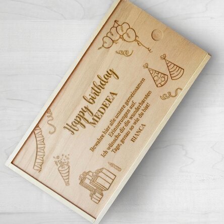 Personalisierte Geschenkbox aus Holz mit Botschaft – Happy Birthday