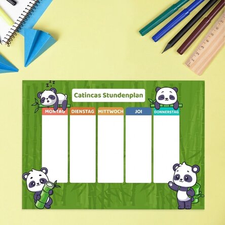 Individuell gestalteter Stundenplan mit Text – Cute Panda