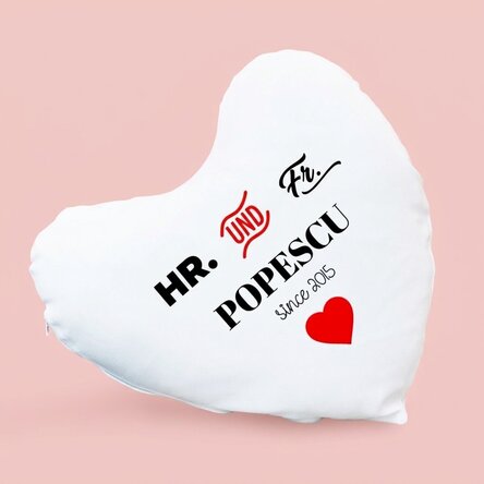 Personalisiertes Kissen in Herzform – Mr & Mrs