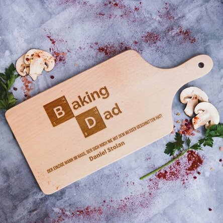 Individuell gestaltetes Schneidebrett – Baking Person