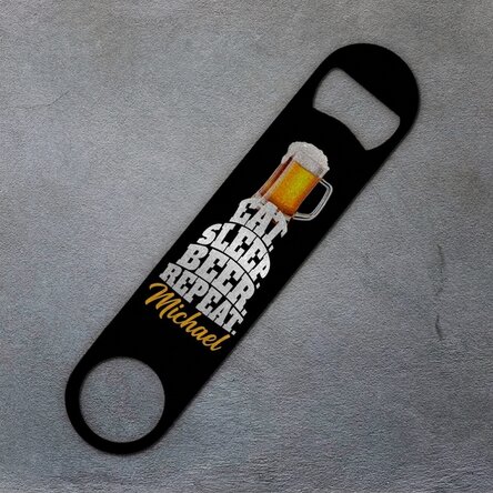 Personalisierter Bieröffner mit Schriftzug – Eat. Sleep. Beer. Repeat