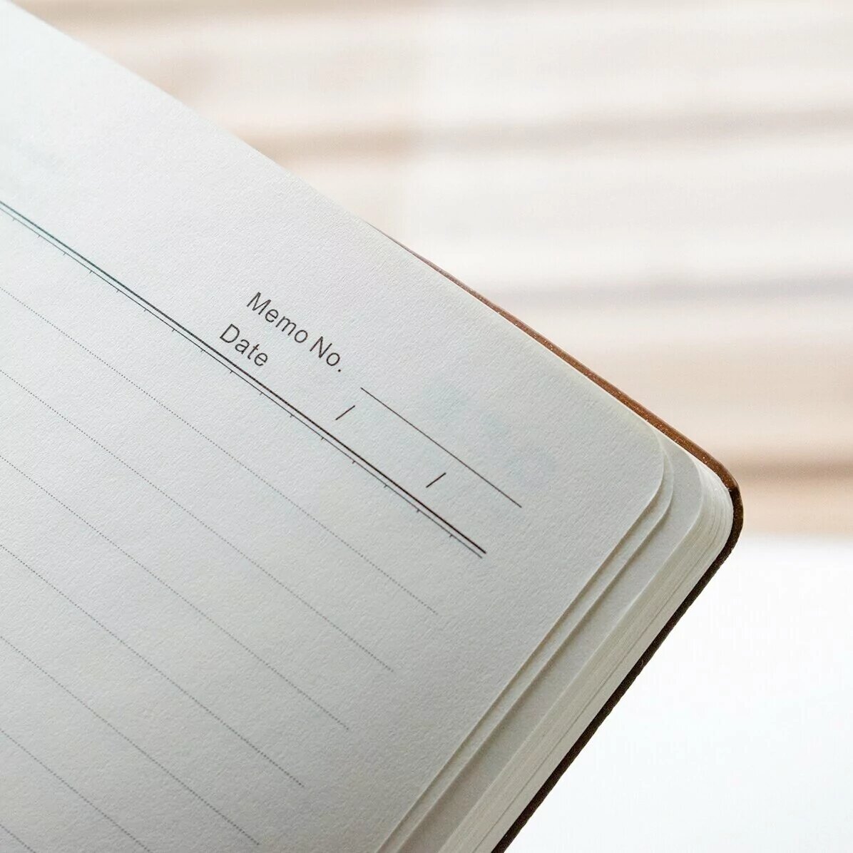 Personalisierter Lederkalender mit Text und dem Sternzeichen Fische