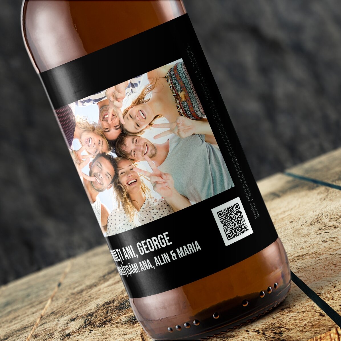 Individuell gestaltetes Bier mit einem Foto und einem QR-Code