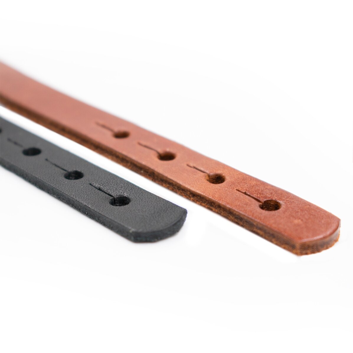 Personalisiertes Lederarmband mit Initialen und dem Sternzeichen Löwe