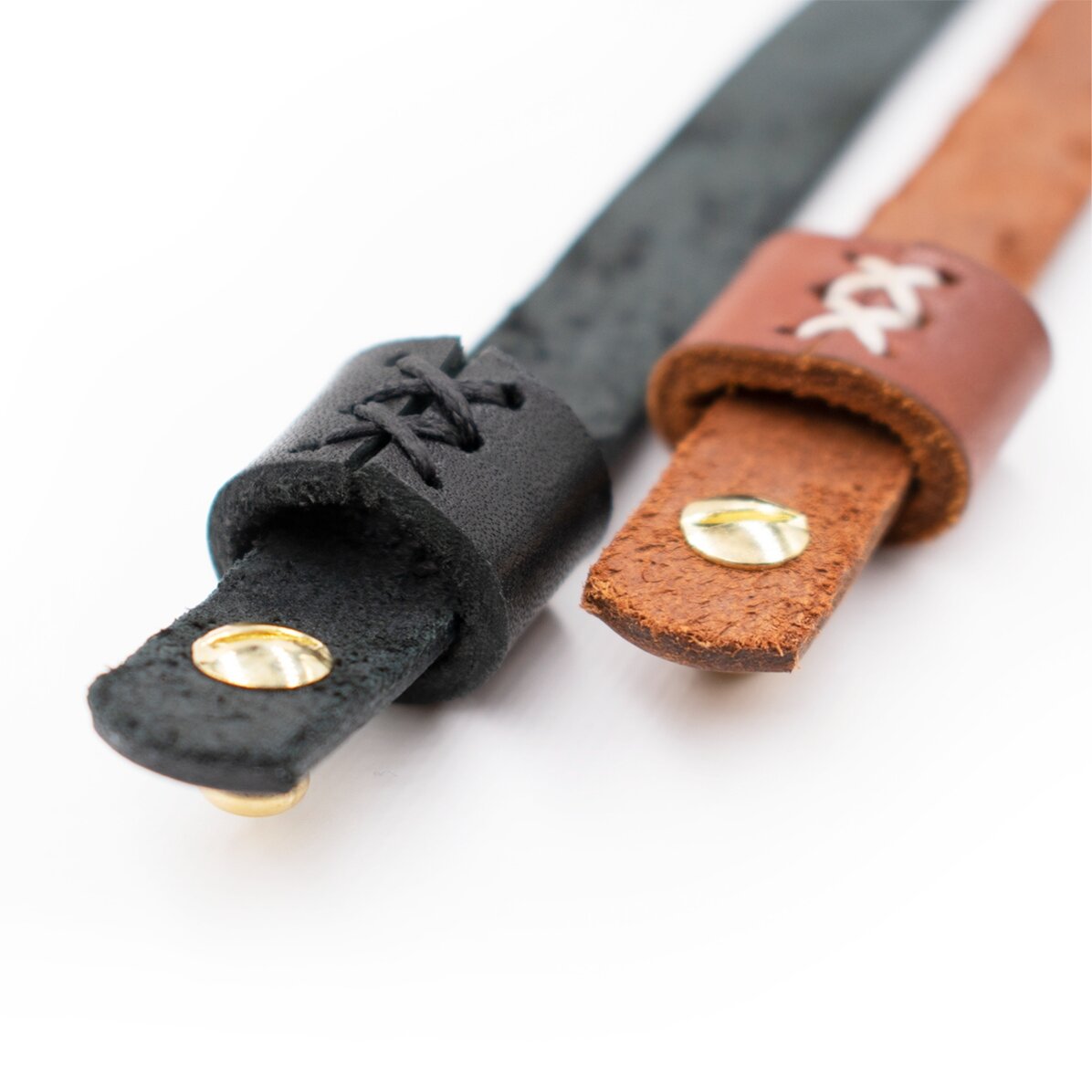 Personalisiertes Lederarmband mit Initialen und dem Sternzeichen Fische