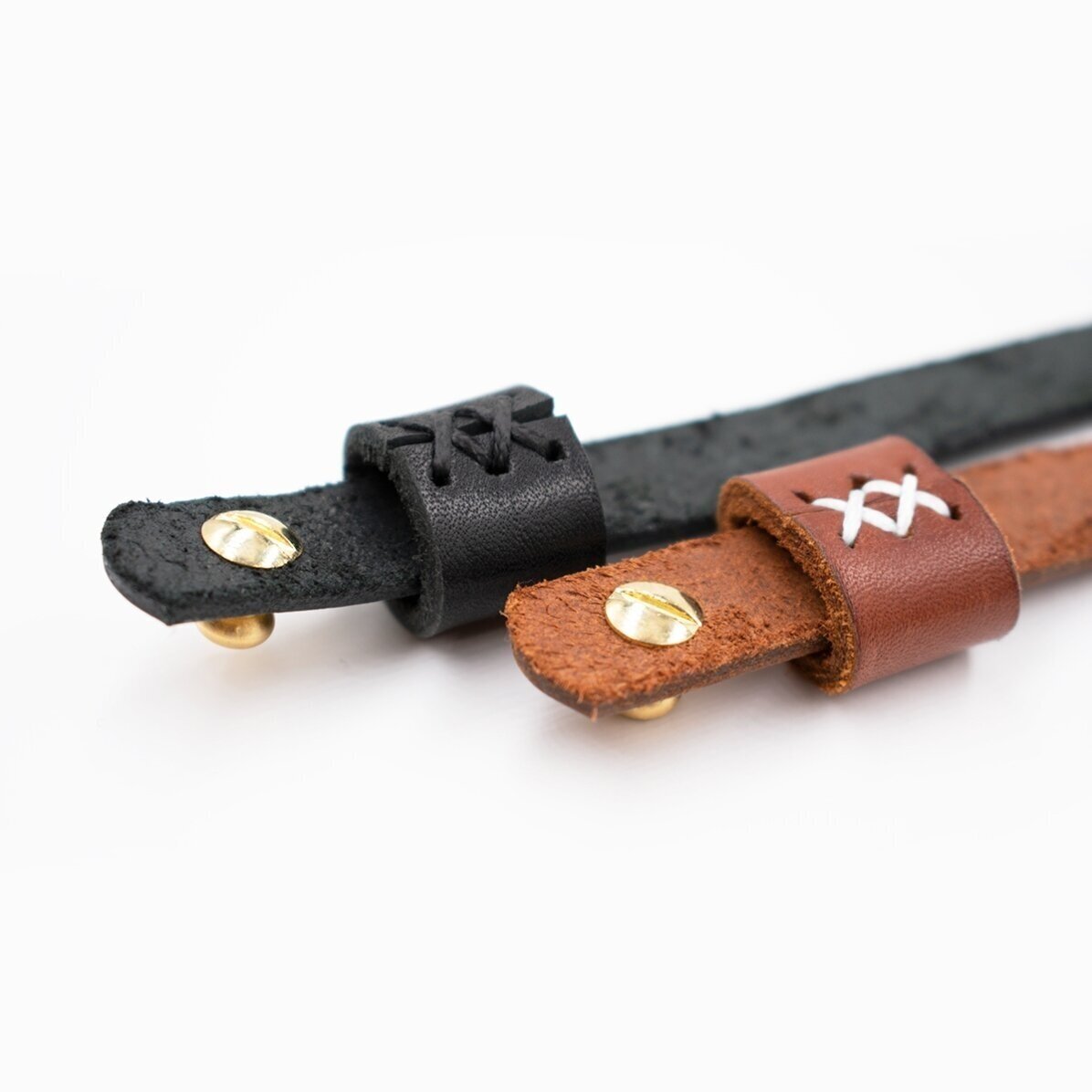 Personalisiertes Lederarmband mit der Botschaft „Ich liebe dich“ im Morsecode