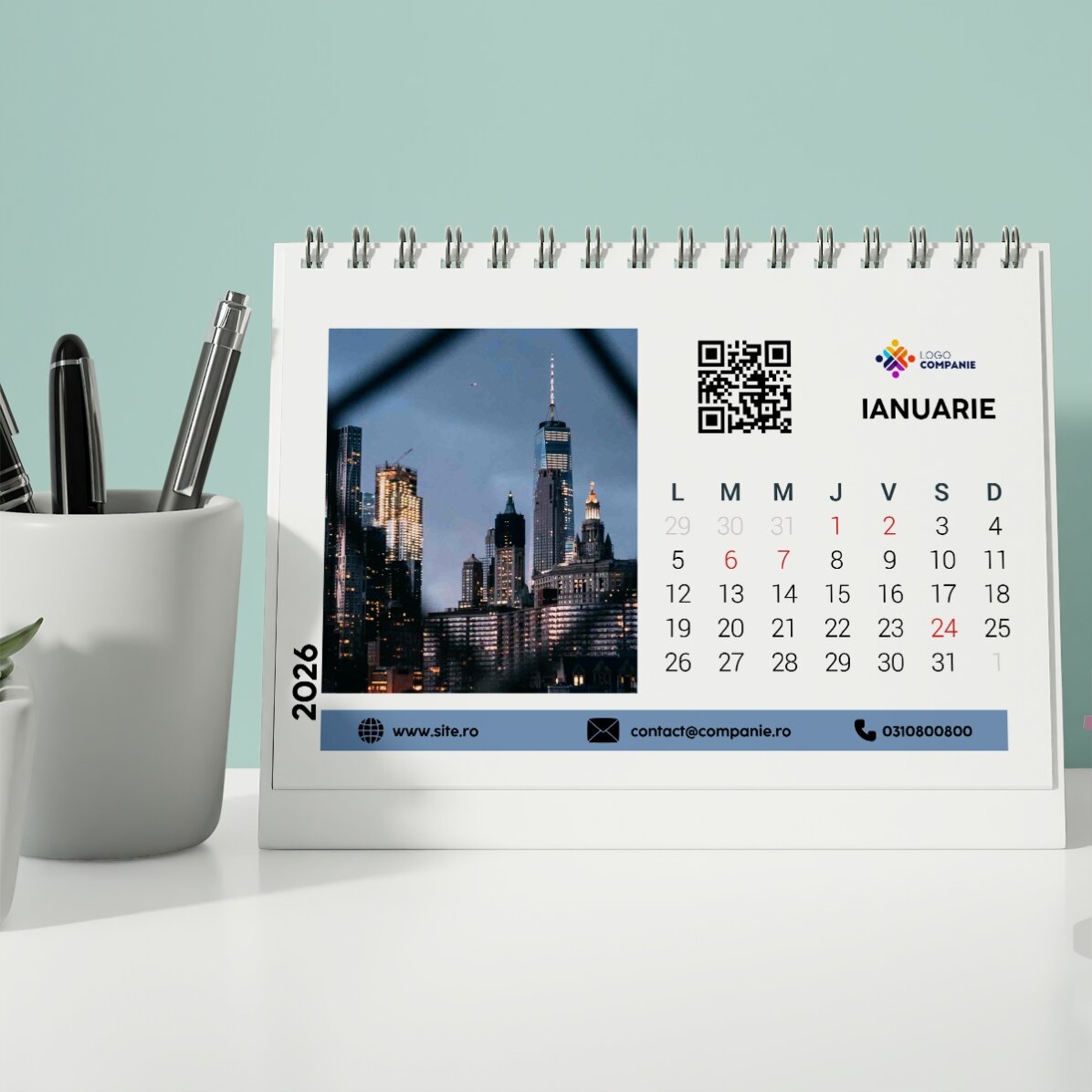 Personalisierter Tischkalender mit Logo, Fotos, Text und QR-Code