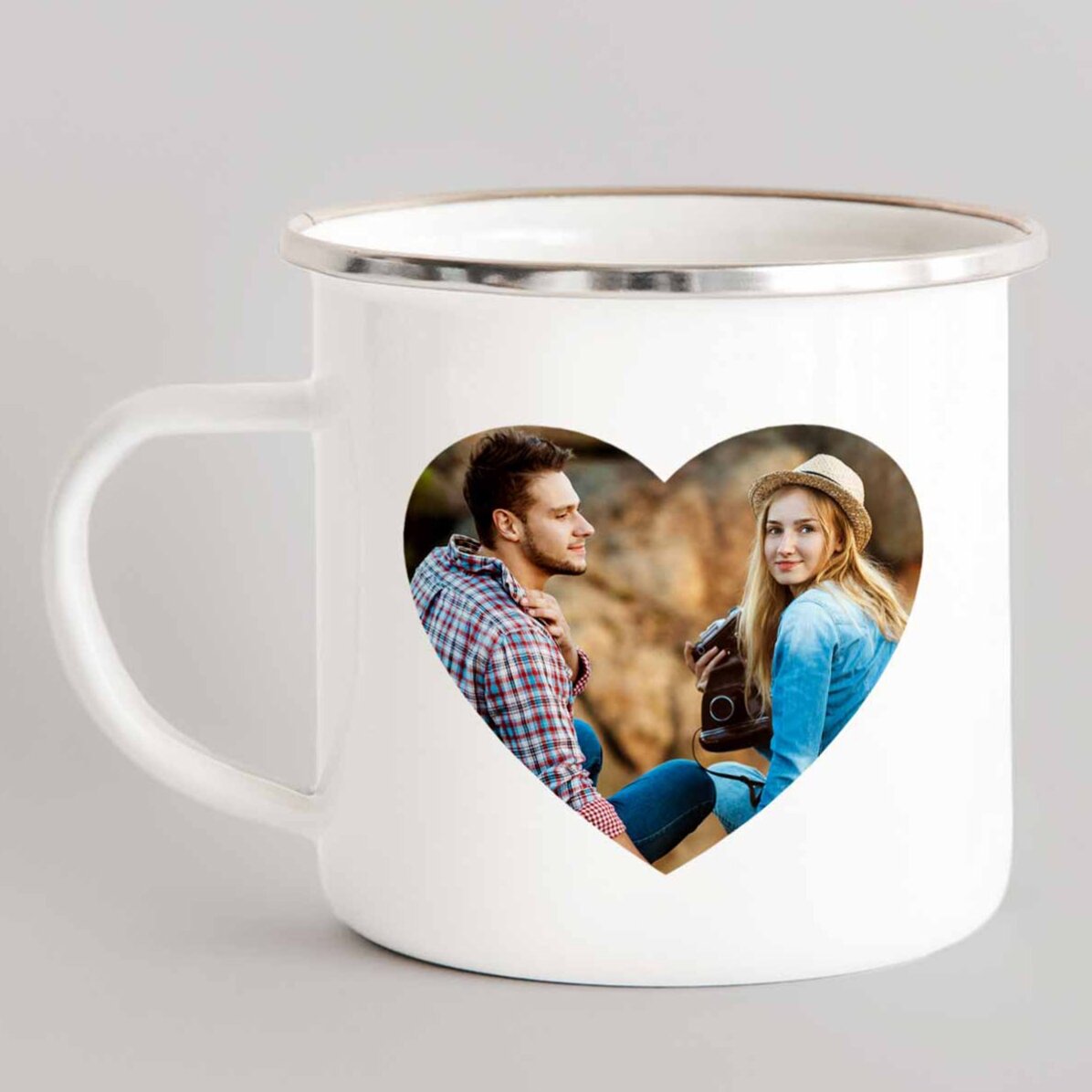 Personalisierte emaillierte Metalltasse mit Foto und Text – Herz-Motiv