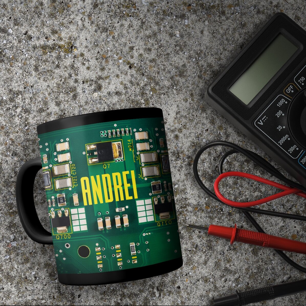 Personalisierte schwarze Tasse mit Aufdruck für Elektronikbegeisterte – Motherboard