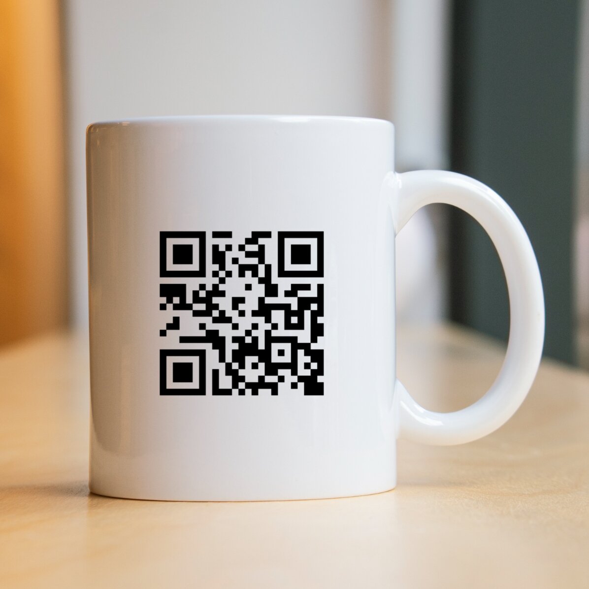 Personalisierte Tasse mit QR-Code