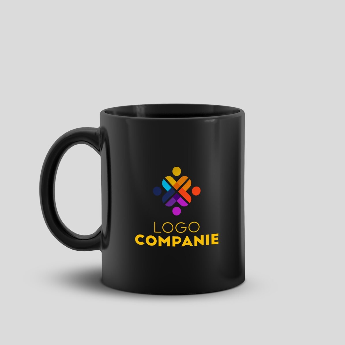 Personalisierte Tasse mit Logo auf beiden Seiten – schwarzer Hintergrund