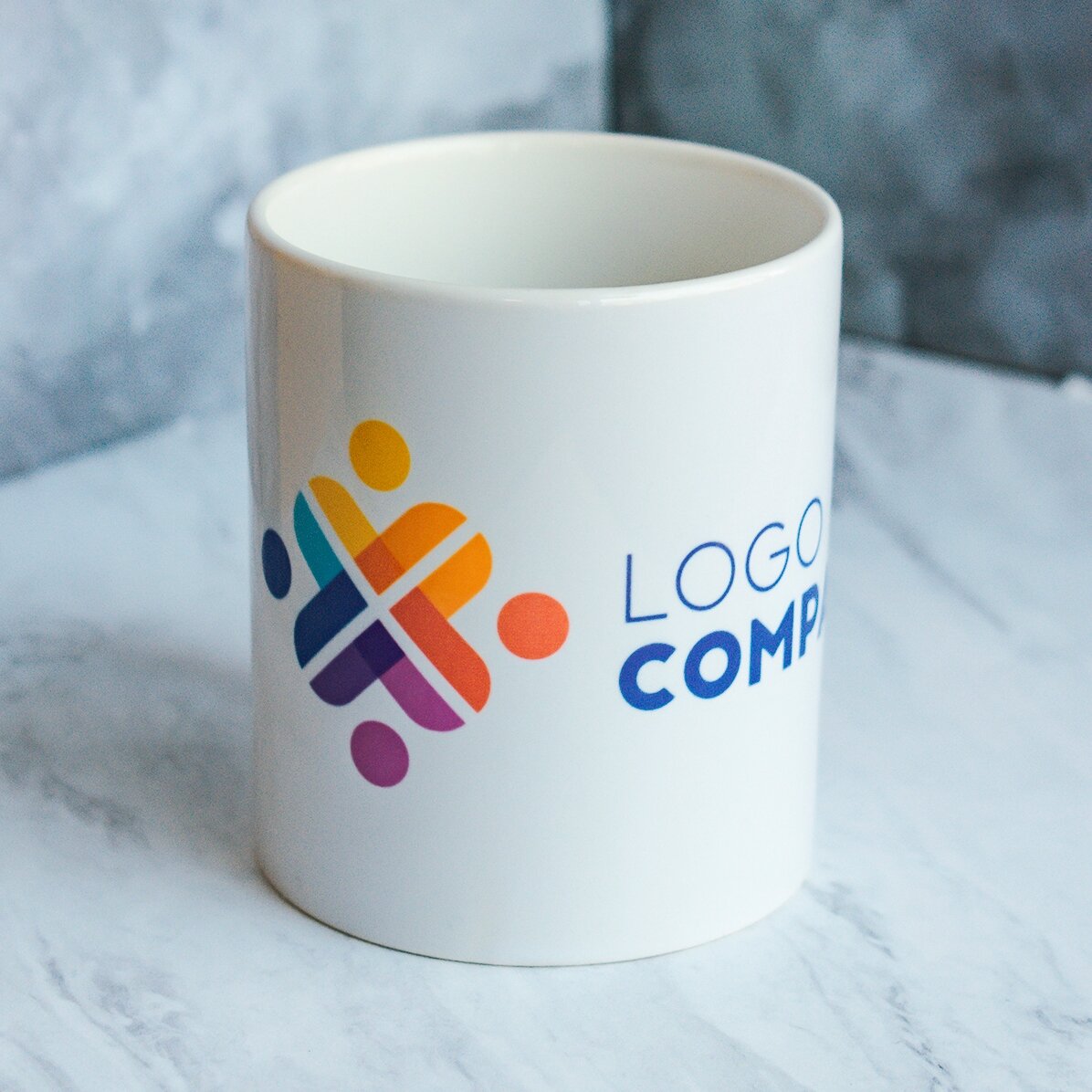 Personalisierte Tasse mit Logo