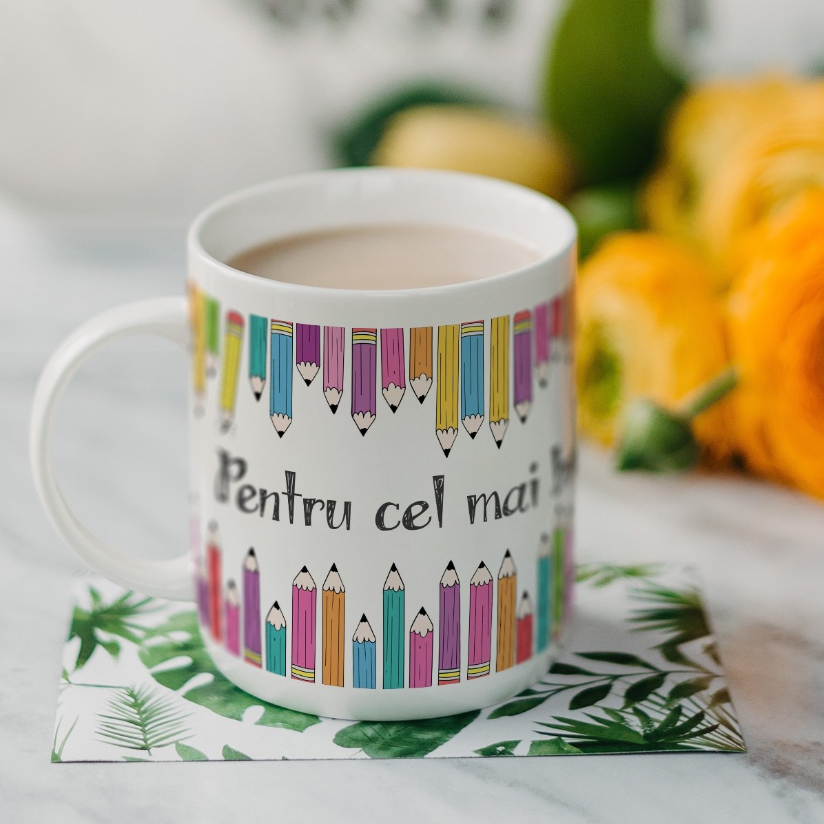 Personalisierte Tasse mit Text – Buntstifte