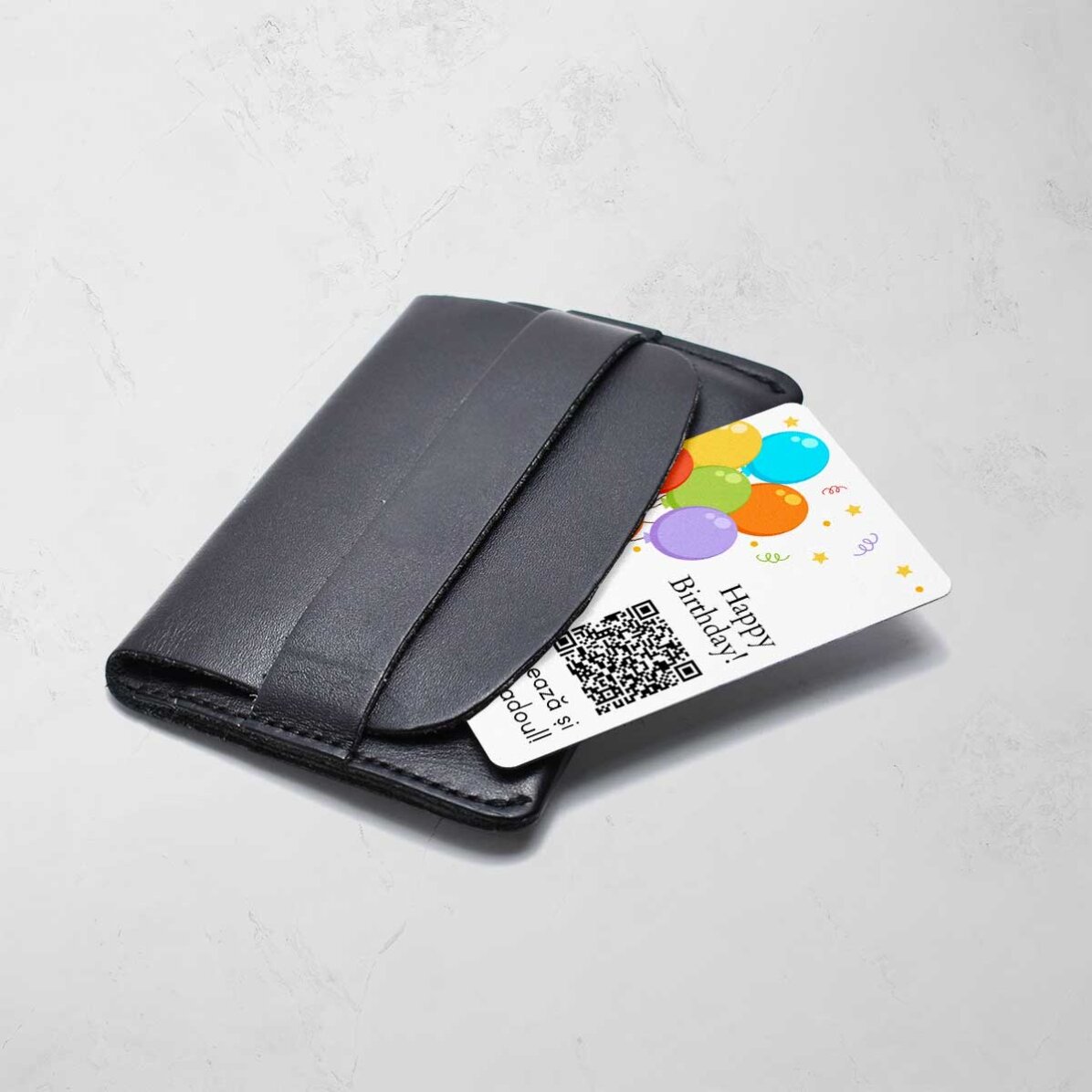 Personalisierte Aluminiumkarte (Vorder- und Rückseite) mit einer Botschaft, einem QR-Code und einem 