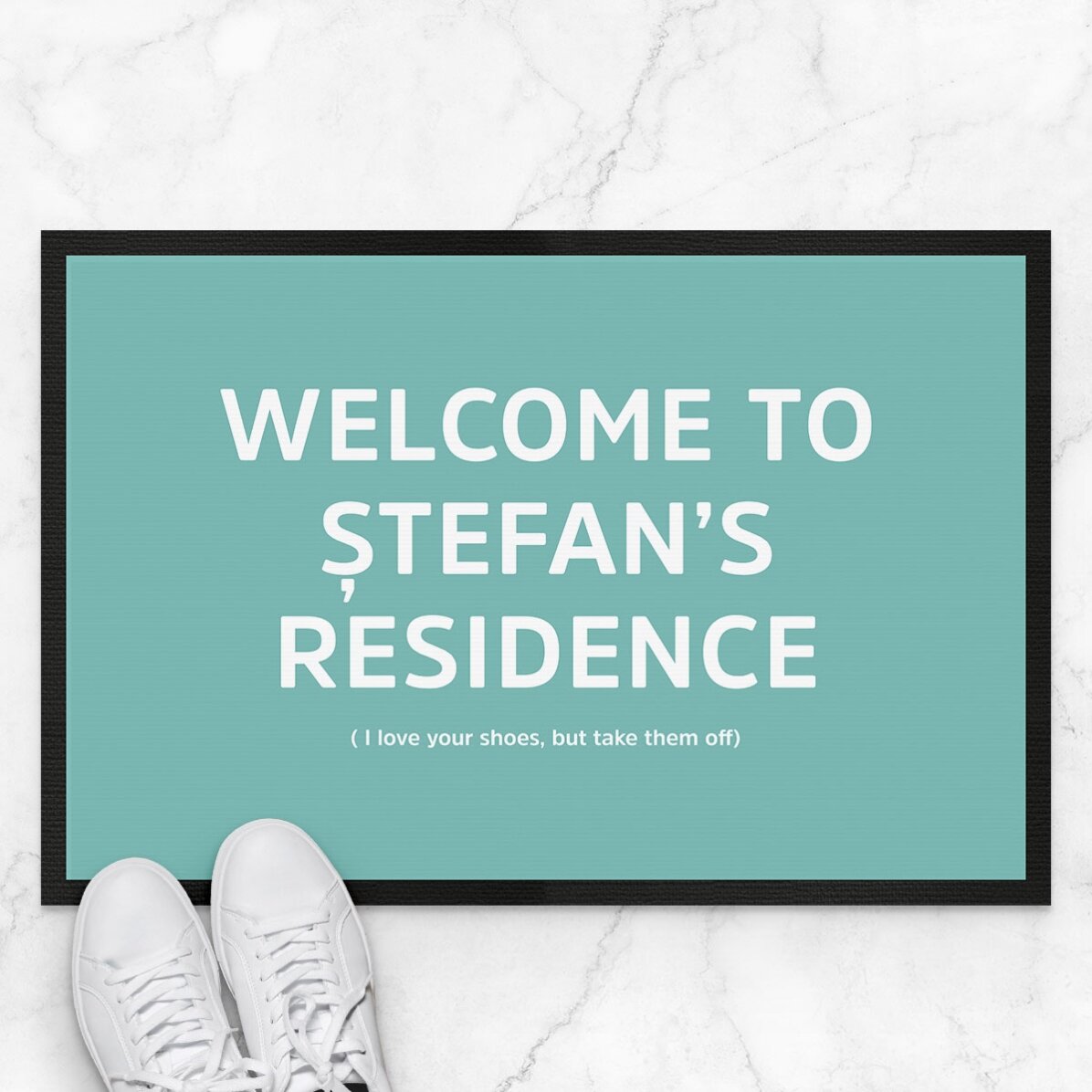 Individuell gestaltete Eingangsmatte mit Schriftzug – „Welcome to my residence“