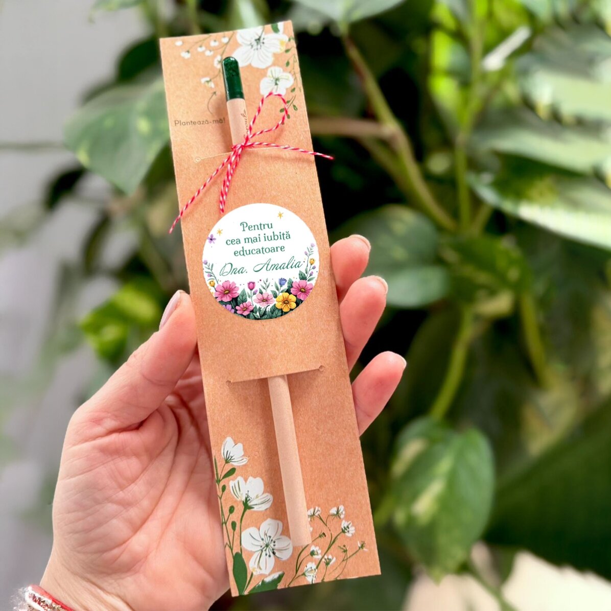 Personalisierter, pflanzbarer Bleistift mit Botschaft – Blumenmuster