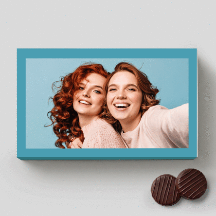 Schachtel mit Pralinen mit Cremefüllung, individuell gestaltet mit einem Foto