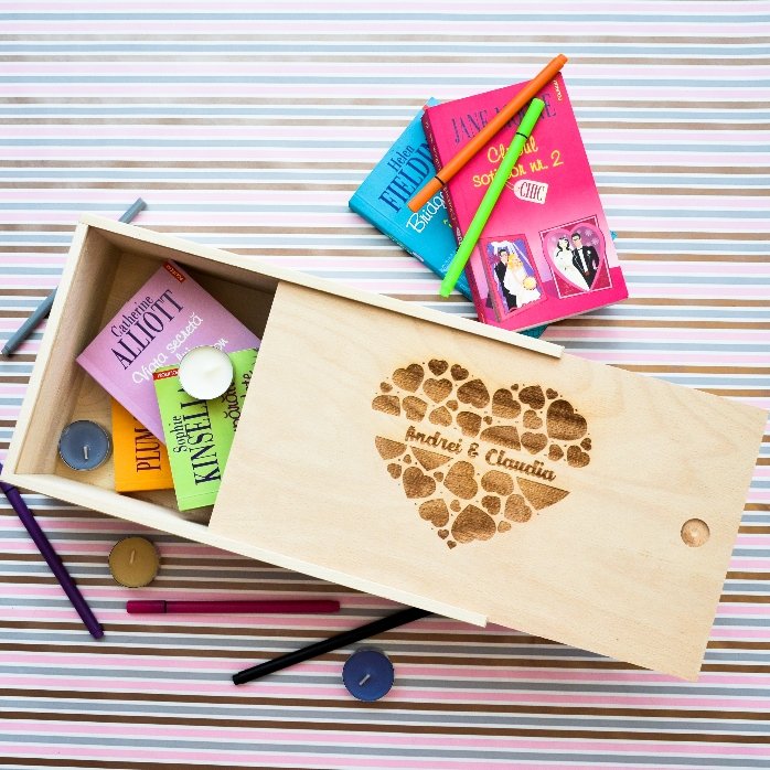 Personalisierte Geschenkbox aus Holz mit euren Namen