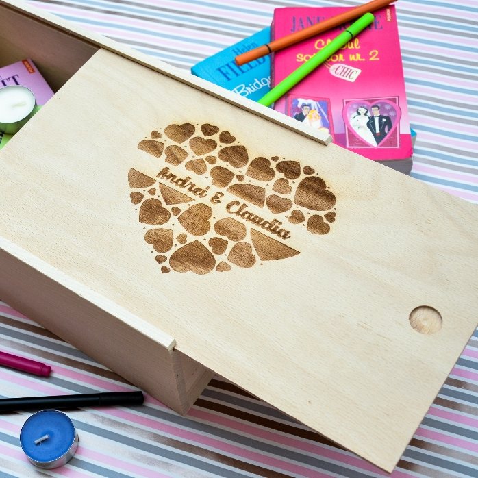 Personalisierte Geschenkbox aus Holz mit euren Namen