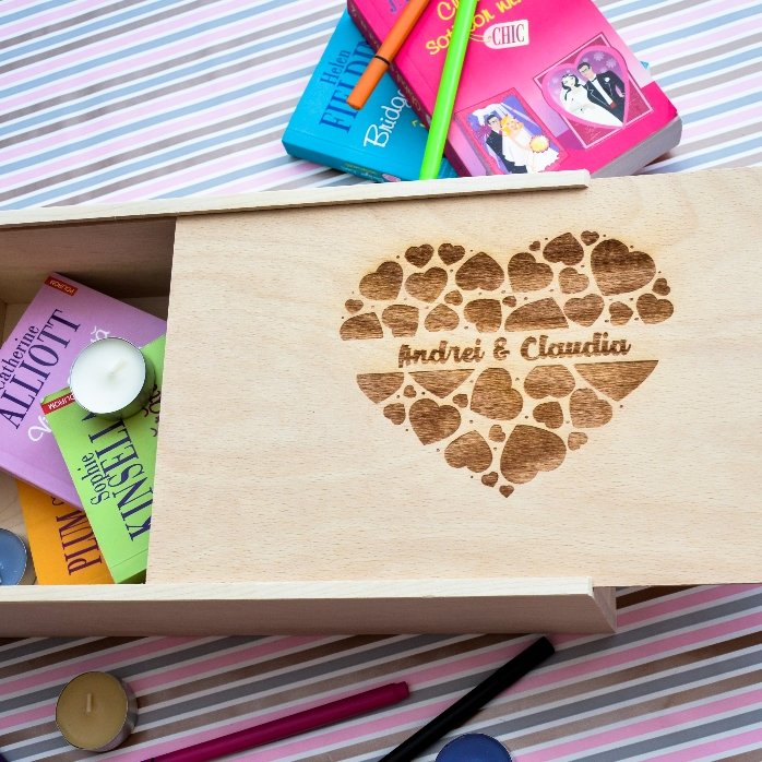 Personalisierte Geschenkbox aus Holz mit euren Namen