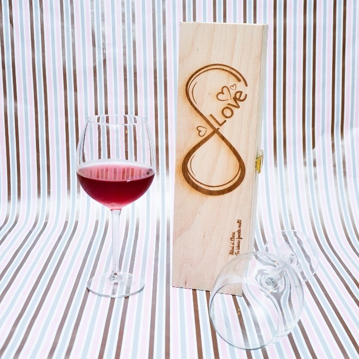 Personalisierte Weinkiste – Infinite Love