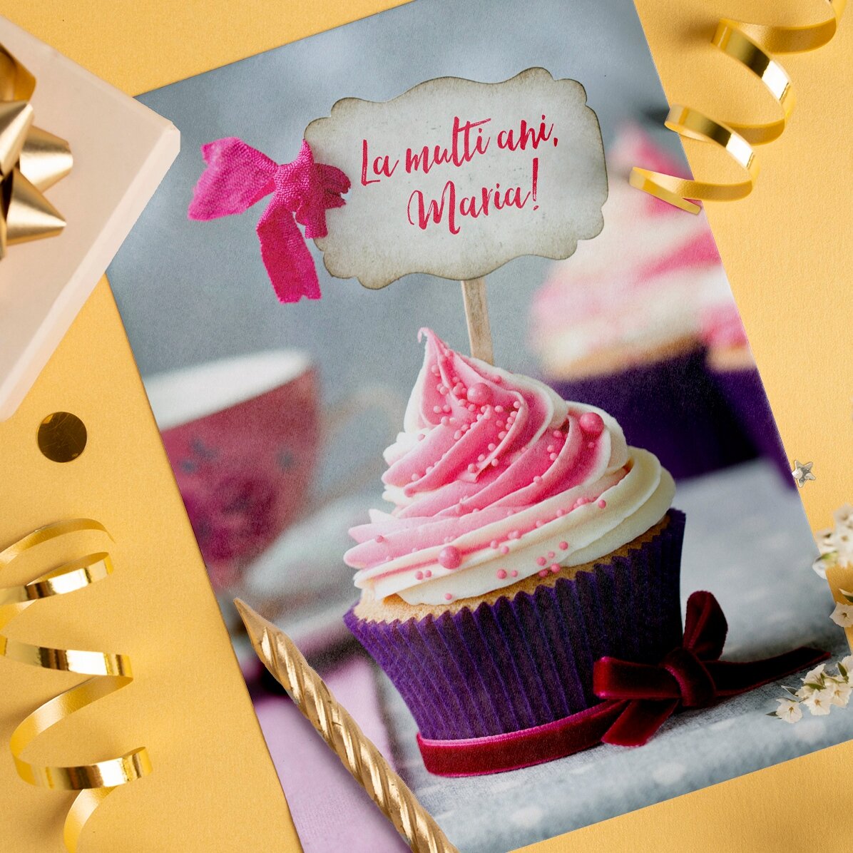 Personalisierte Grußkarte mit lila Cupcake