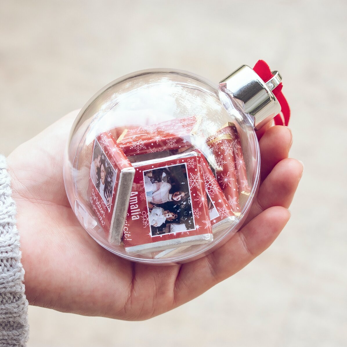 Kugel mit 10 personalisierten Mini-Pralinen mit Fotos und Text