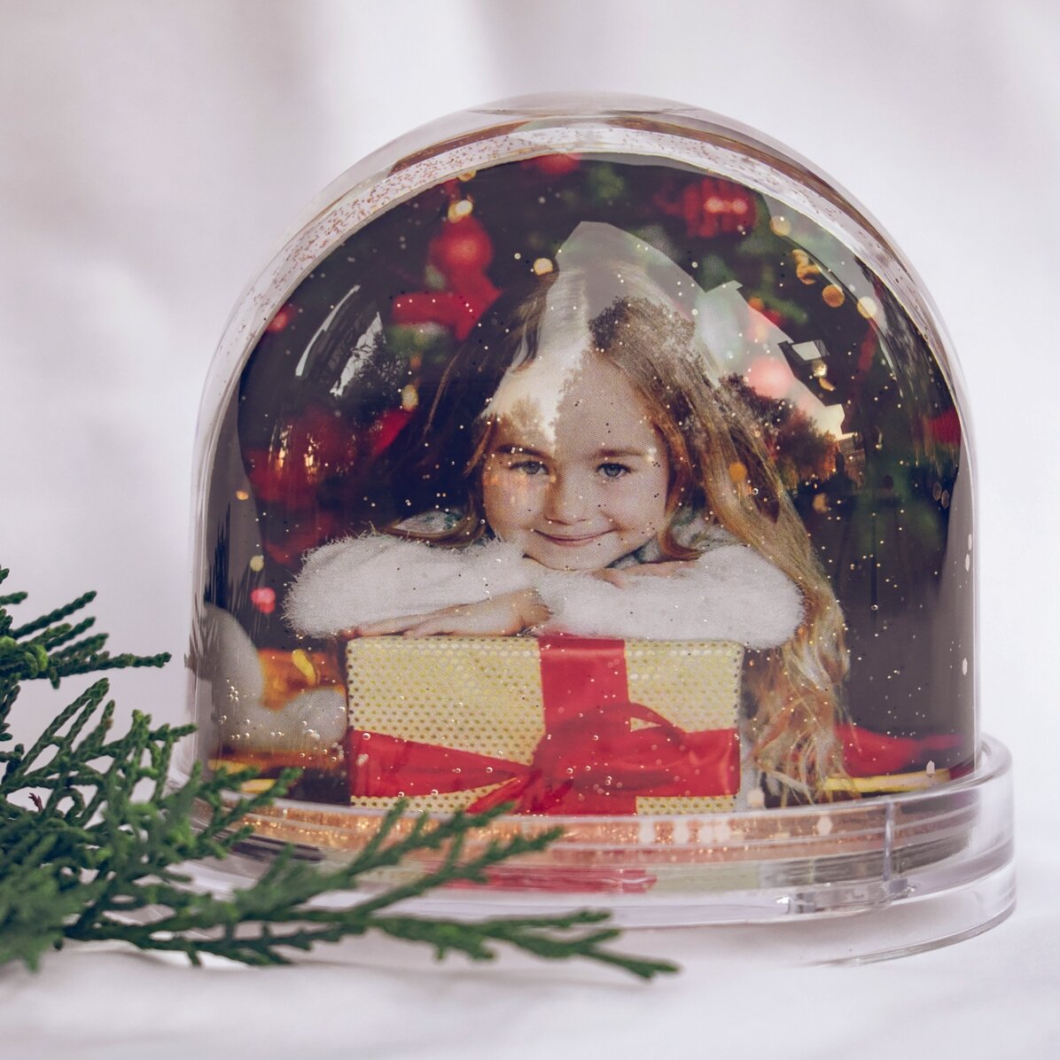 Personalisierte Schreibtischkugel mit Foto und Botschaft – Frohe Weihnachten!