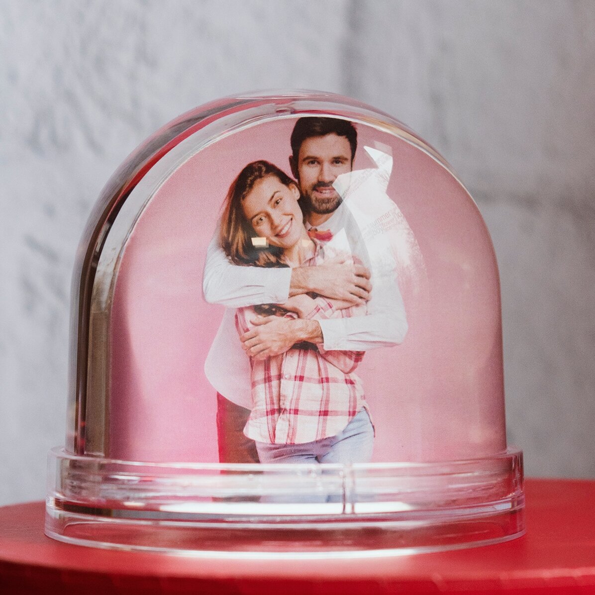 Personalisierte Schreibtischkugel mit Foto und Text – Valentinstag