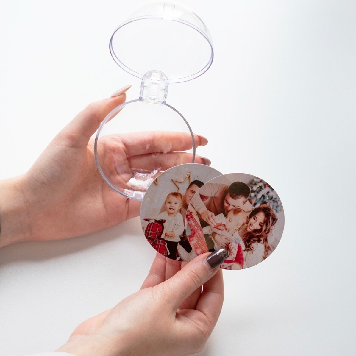 Individuell gestaltete, beidseitig bedruckte, transparente Kugel mit einem Foto und einer Botschaft 