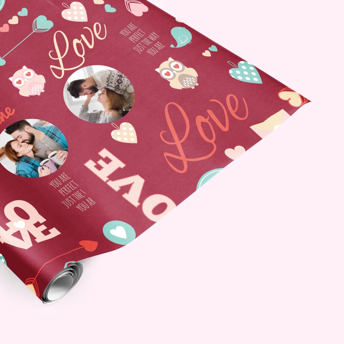 Individuell gestaltetes Geschenkpapier mit zwei Fotos – Love-Muster