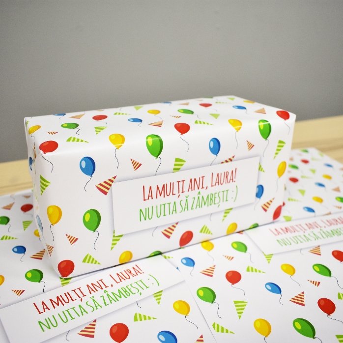 Individuell gestaltetes Geschenkpapier – Jubiläumsdesign