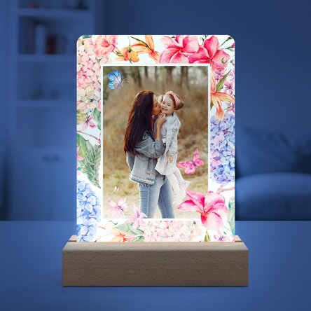 Individuell gestaltete LED-Nachtlampe mit einem Foto – Frühlingsblumen