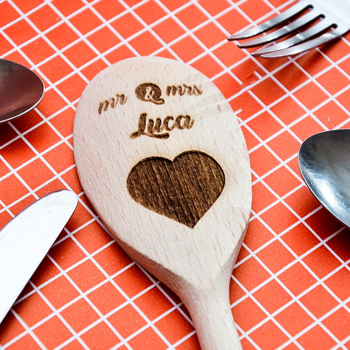 Personalisierter Holzlöffel – Mr & Mrs