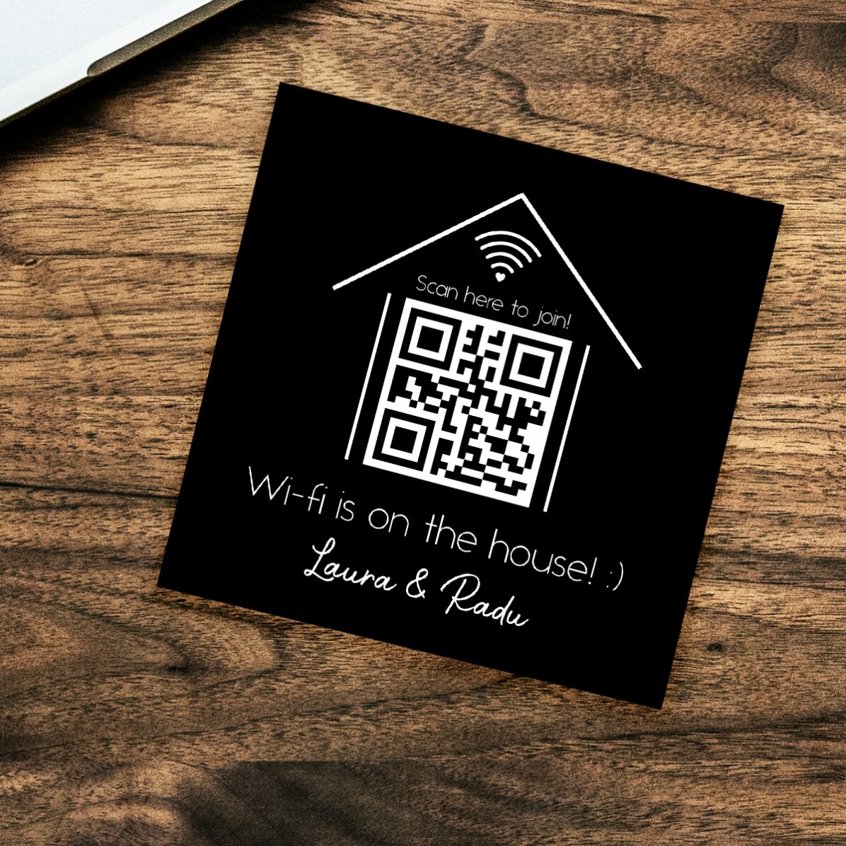 Individuell gestalteter Magnet (10 x 10) mit Text und QR-Code – „Scan for Wifi“