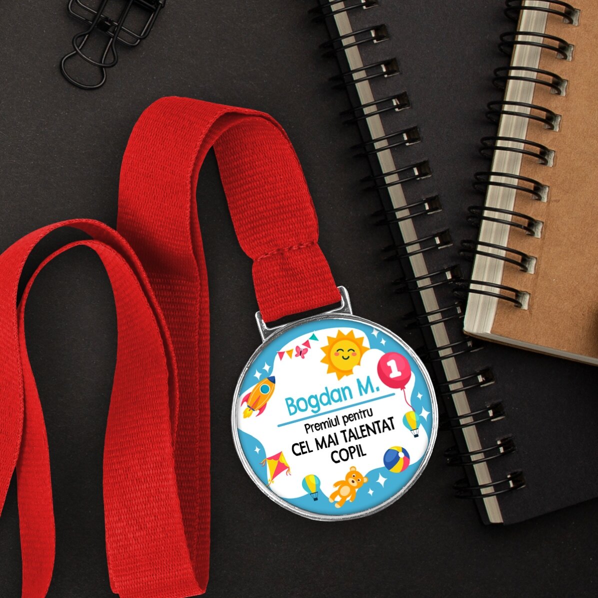Personalisierte Medaille mit Text – Kindertag
