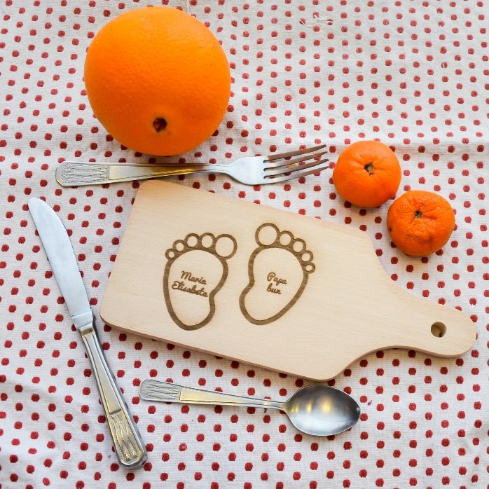 Individuell gestaltetes Mini-Schneidebrett – Baby-Fußabdruck